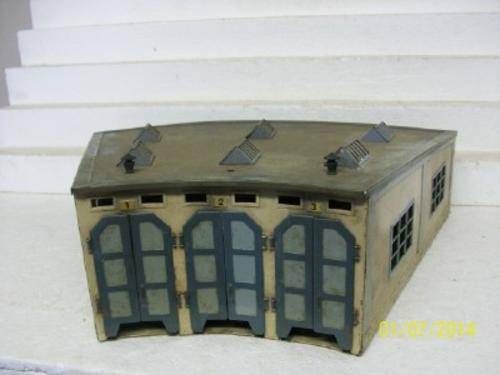HO SCALE  MARKLIN 3 BAY ENGINE SHED - LOT 664 B