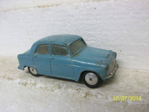 CORGI TOYS ; AUSTIN  -  LOT 774 B