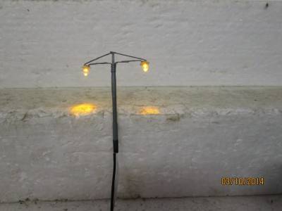 HO SCALE SAR DOUBLE STREET LIGHT  -  LOT 508 C