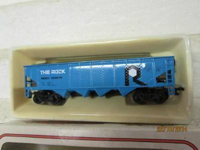 HO SCALE BACHMANN : THE ROCK OPEN HOPPER -  LOT 727C