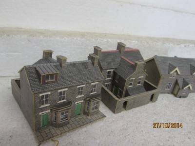 N SCALE : x 4 BUILDINGS - LOT 841C