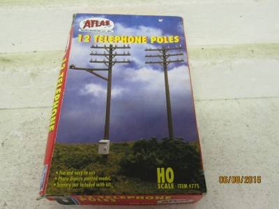 HO SCALE : ATLAS x12 TELEPHONE POLES - LOT 6F