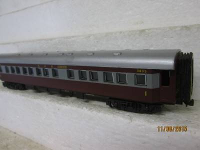 HO SCALE : LIMA SAR FIRST CLASS COACH - LOT 203F