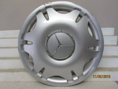 MERCEDES BENZ HUB CAP -  LOT 239H