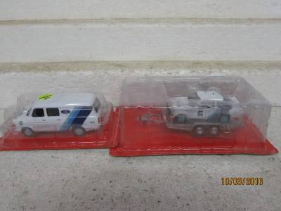 1:43 SCALE RALLY CAR COLLECTION : FORD TRANSIT VAN WITH MkII ESCORT ON TRAILER - LOT 458H