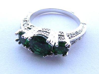 Fashion emerald 14k white gold filled ring size 8