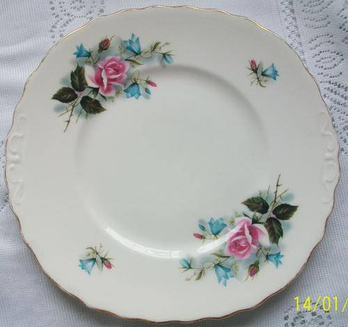 ROYAL VALE SERVING CAKEPLATE.