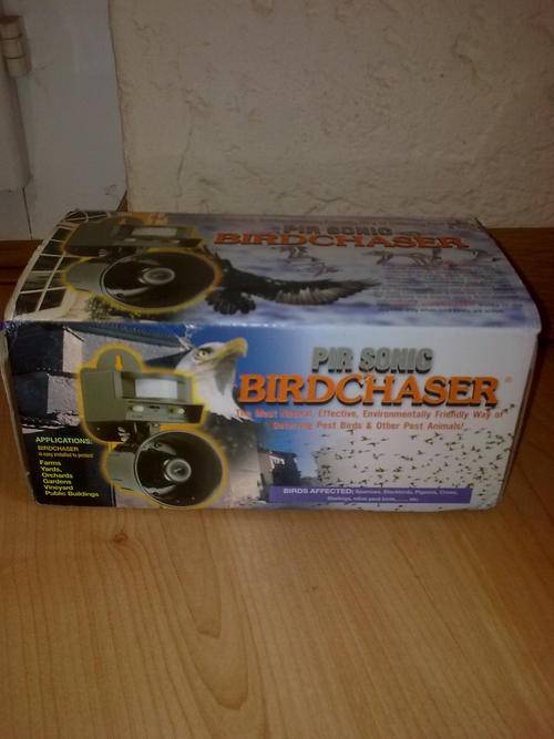 Electronic bird chaser