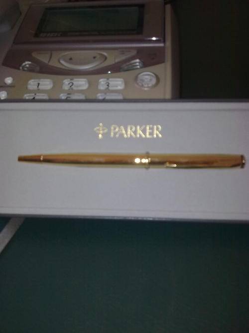 Gold parker pen