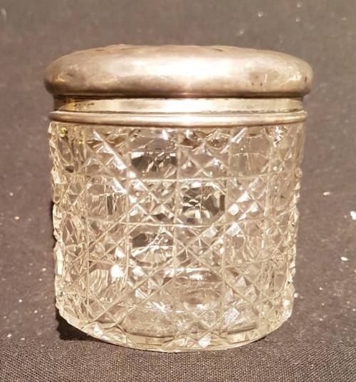 Cut Glass vessel with silver lid - Hallmarked - Absolutely stunning! - Low Price - Bid Now!!!