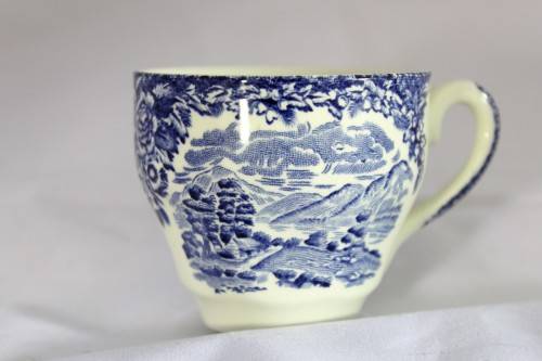 Blue and white - Made in England - Demitasse cup - Low price!! - Bid Now!!!