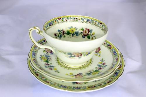 Foley china - Ming Rose - Tea trio - Beautiful! - Bid Now!!!