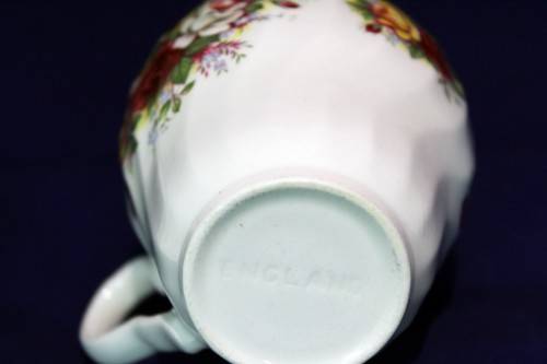 Aynsley Staffordshire - Roses - Trio - Beautiful! - Bid Now!!!