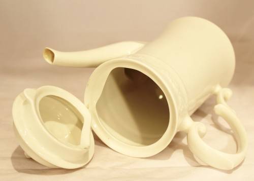 Huguenot Royal - Tea pot - Beautiful! - Bid Now!!!