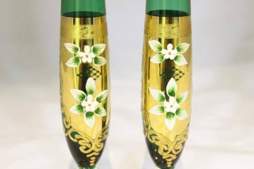 Venetian style vases - Pair of slimline green vases - Beauties!! - Low price!! - Bid Now!!!