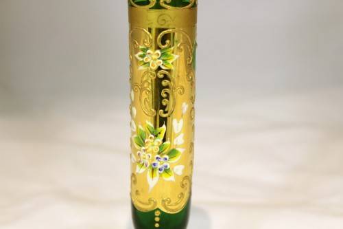 Venetian style vase - Green slimline vase - A beauty!! - Low price!! - Bid Now!!!