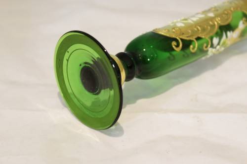 Venetian style vase - Green slimline vase - A beauty!! - Low price!! - Bid Now!!!