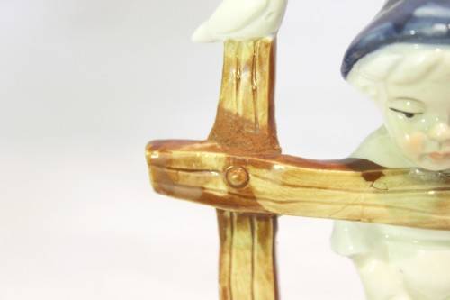 Boy with swans - A beautiful and detailed figurine! - Bid now!!