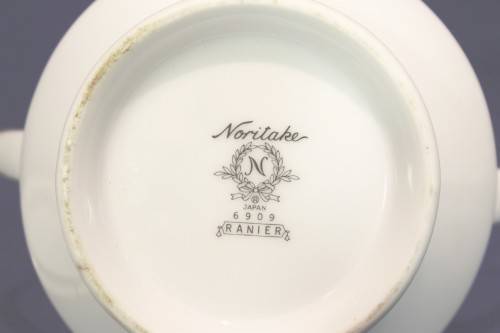 Noritake - Ranier - Lace with platinum trim - Sugar bowl - Stunning! - Bid Now!!!