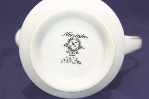 Noritake - Ranier - Lace with platinum trim - Milk jug - Stunning! - Bid Now!!!