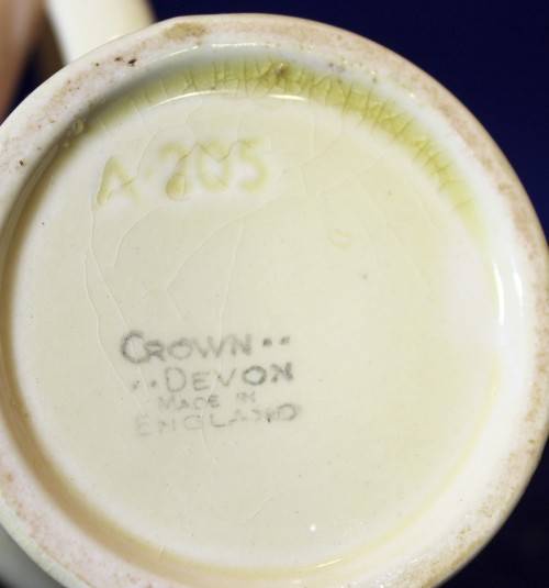 Crown Devon - embossed 1947 Royal visit to RSA mug