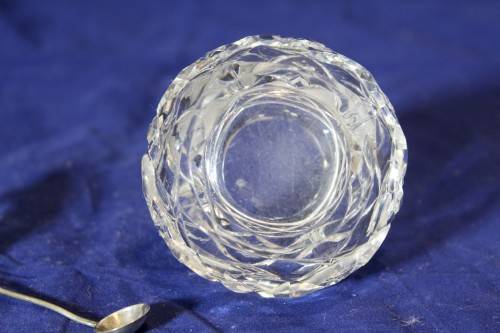 Cut glass - Condiment holder plus spoon - A beauty!! - Bid Now!!!