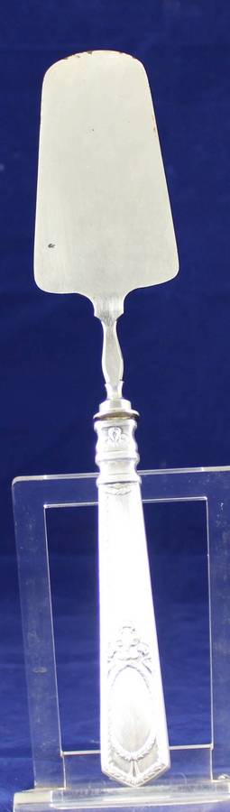 Silver Plated - Cake Server - Lovely!! - Bid Now!