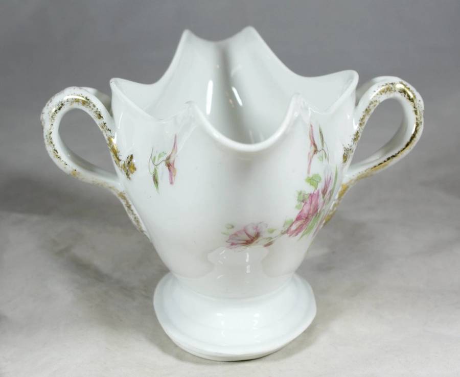 Limoges - M Hannaux - Sauce boat - Beautiful! - Bid Now!