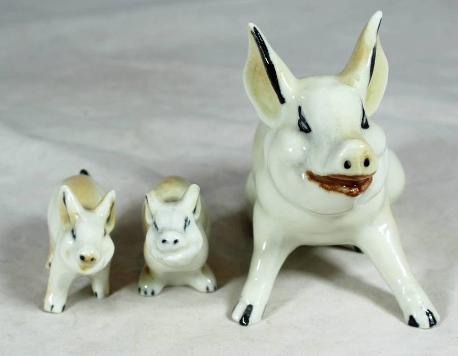 Pig family - A stunning set!! - Bid Now!!!