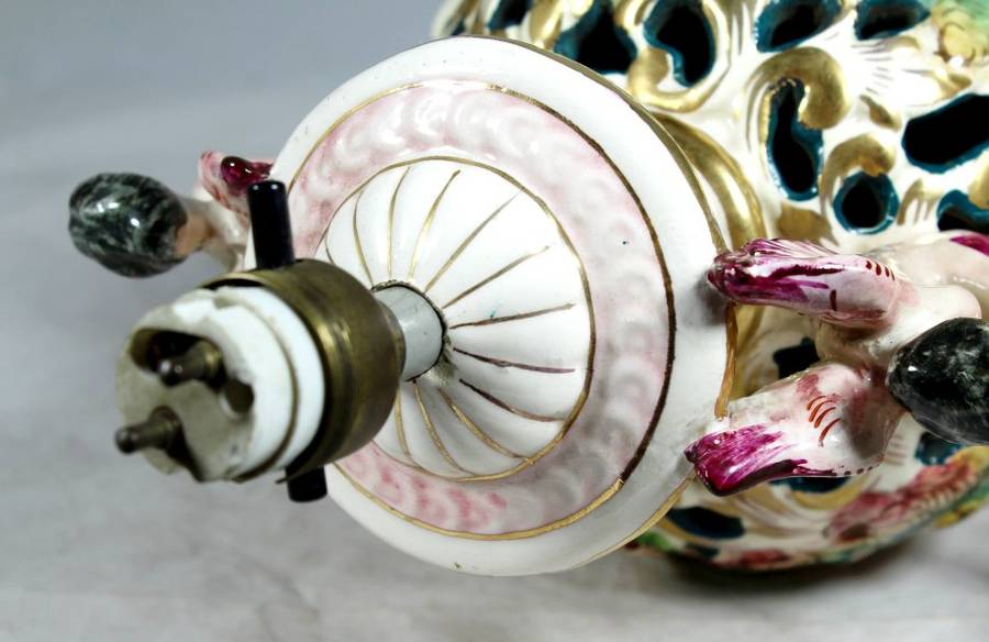 Capodimonte - Italian Lamp - Beautiful! - Bid Now!