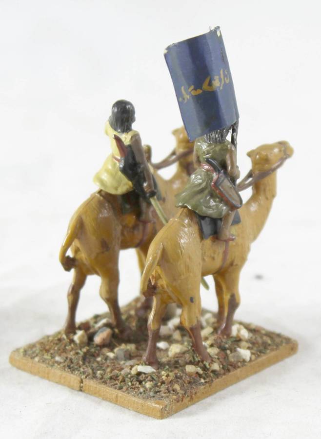 Lead figurine - pair of Arabian camelback warriors