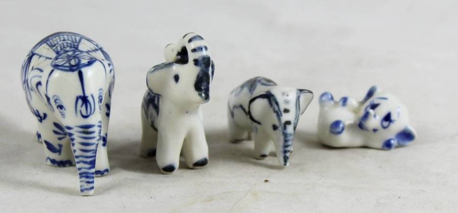 Blue & White - Miniature Elephant Family - Beautiful! - Bid Now!!!