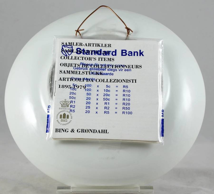 Copenhagen - Porcelain Wall Plate - White Christmas 1979
