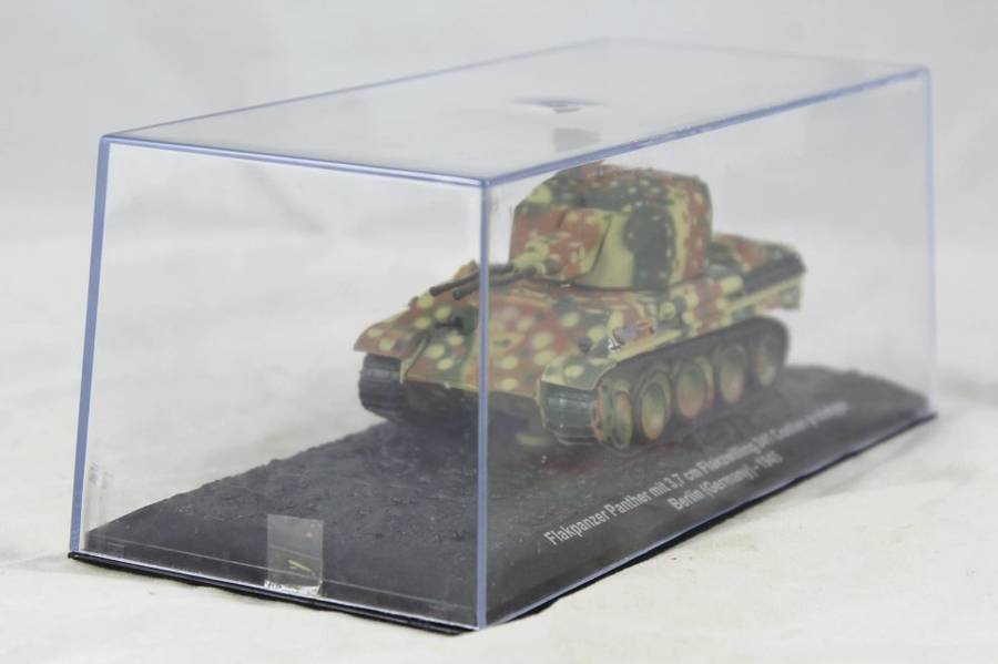 Flakpanzer Panther mit 3.7cm Flakzwilling - Berlin 1945 - Bid now!!