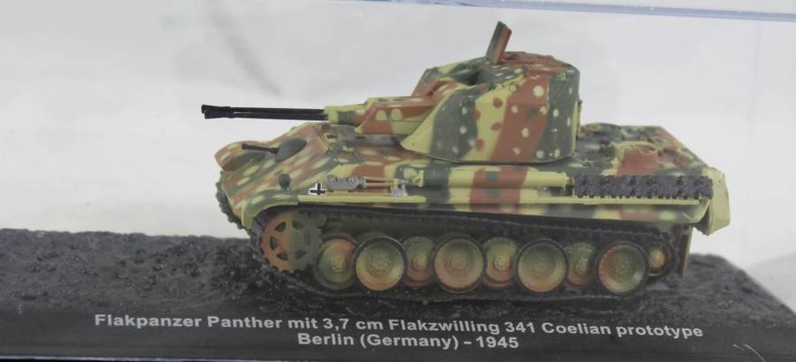 Flakpanzer Panther mit 3.7cm Flakzwilling - Berlin 1945 - Bid now!!