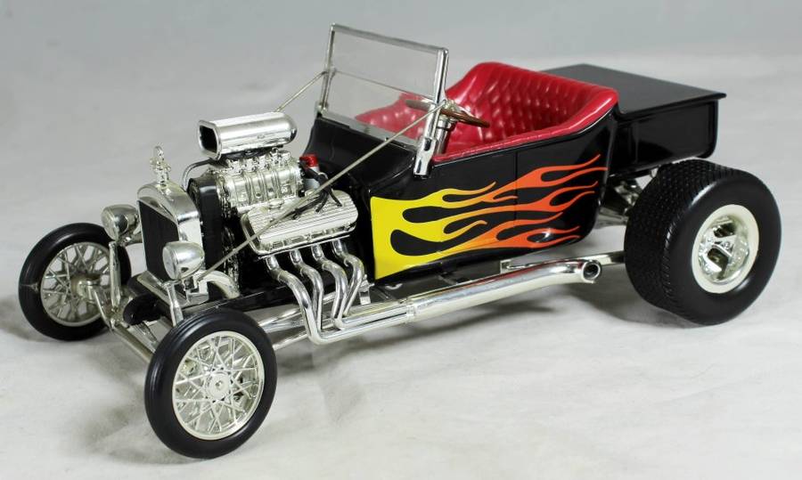 Johnny Lightning - 1923 Ford T-Bucket - 1:18 scale model