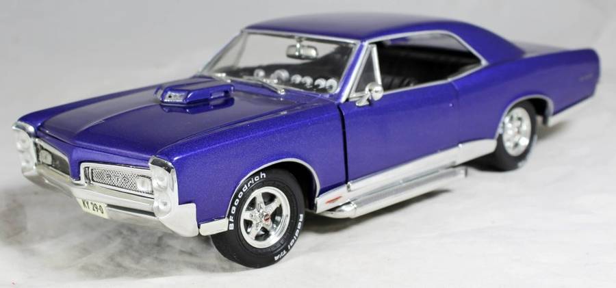ERTL - 1967 GTO - xXx Movie - 1:18 Scale Model