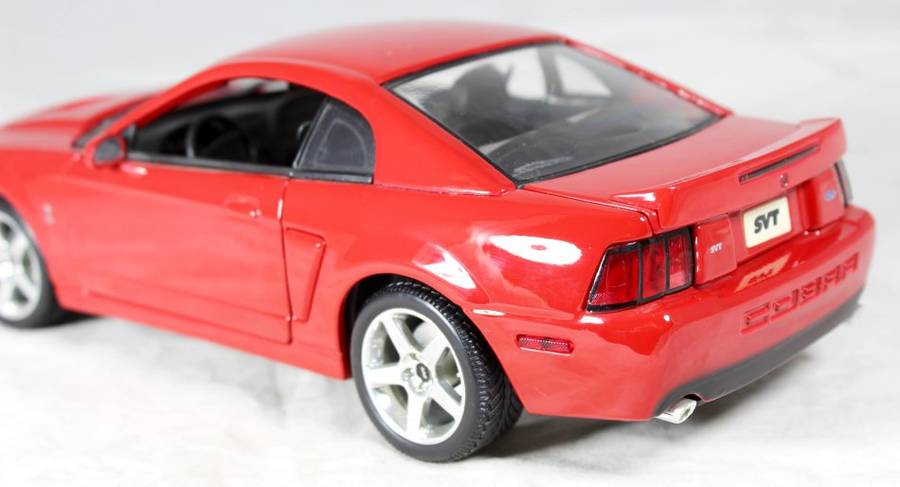Maisto - Mustang SVT Cobra - 1:18 Scale Model - Bid Now!!
