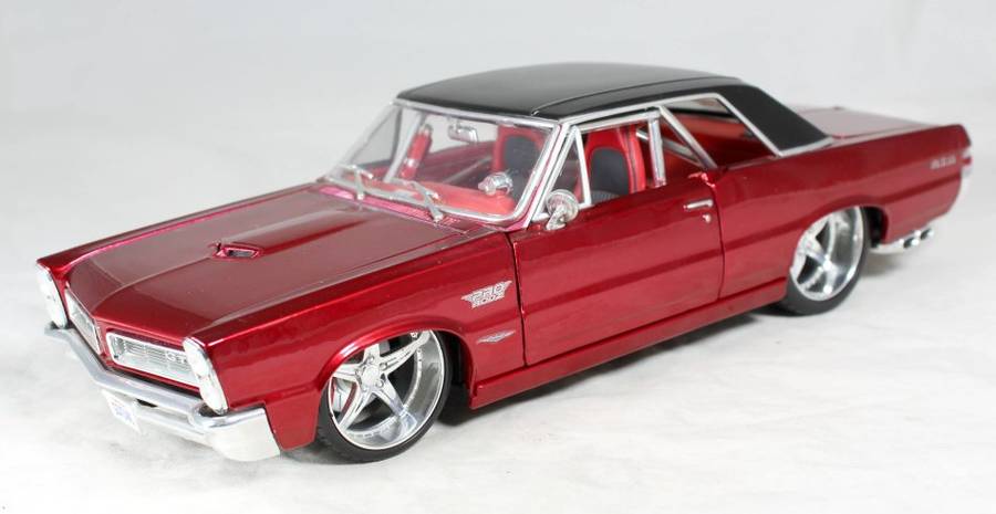 Maisto - 1965 Pontiac GTO - Pro Rodz - 1:18 Scale Model - Bid Now!!