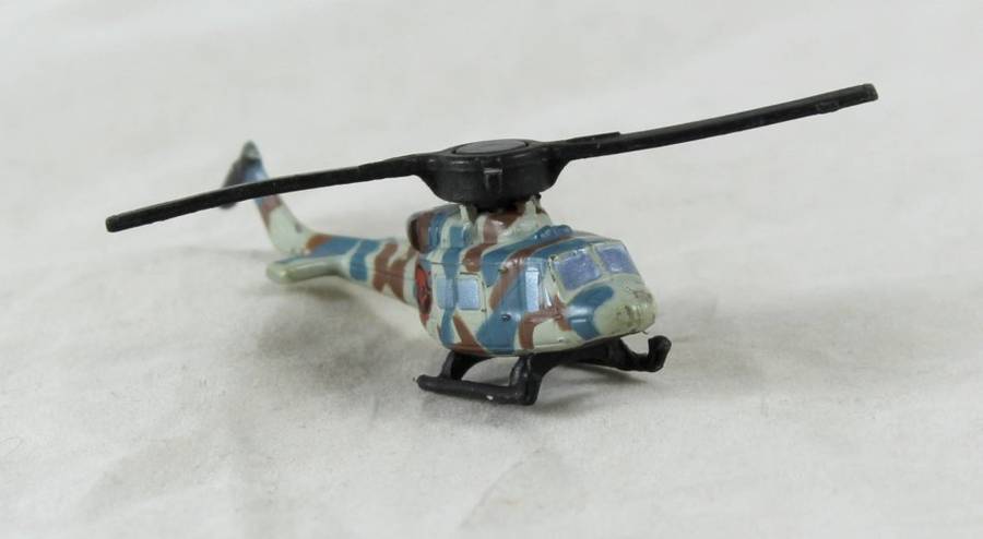 Micro Machines - Airforce - Bell UH-1 Huey - LGTI 1992 - Bid Now!!
