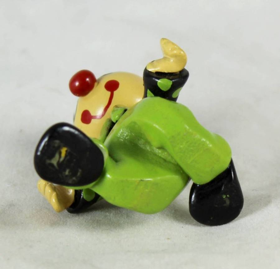 Small clown exercising