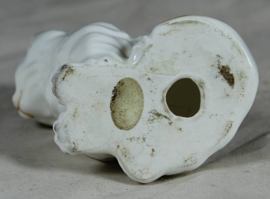 Small Porcelain Cat - BID NOW!!!