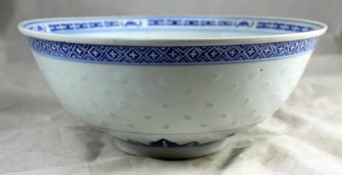 Chinese B and W Large bowl - Bid Now!!