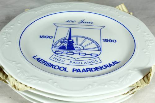Set 4 Dinner Plates - Laerskool Paardekraal  - Bid Now!!