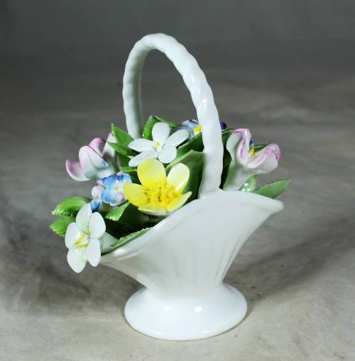 Royal Doulton- Posy in a basket - Stunning! - Bid Now!!