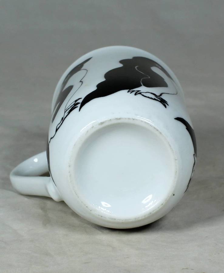 A LOVELY PENGUIN MUG - BID NOW!!!!