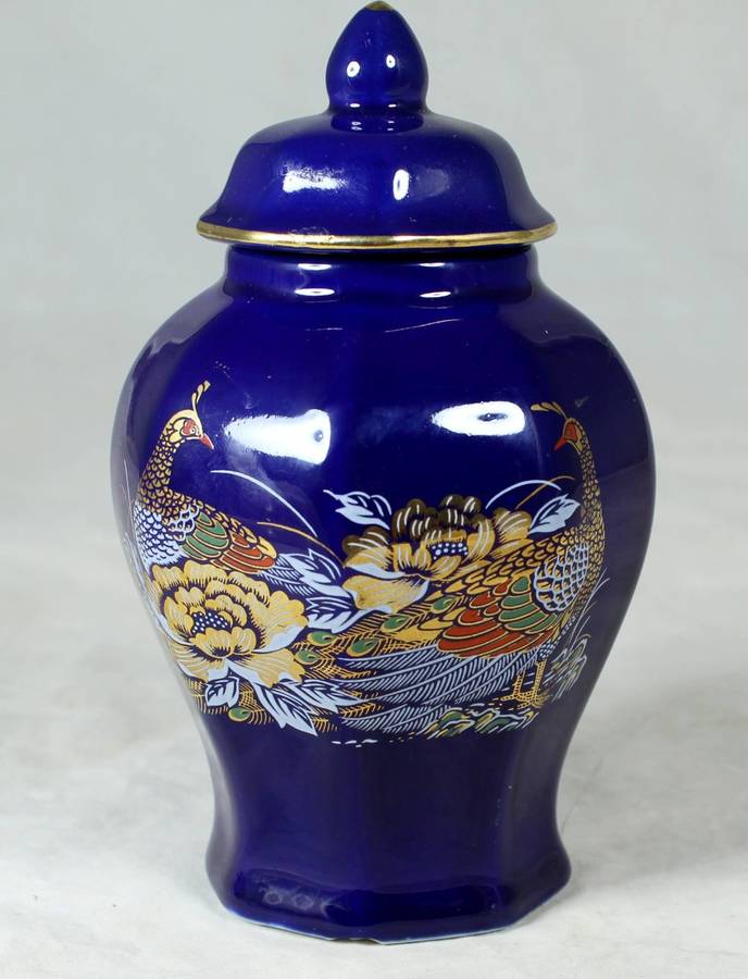 A Royal Blue Lidded Vase