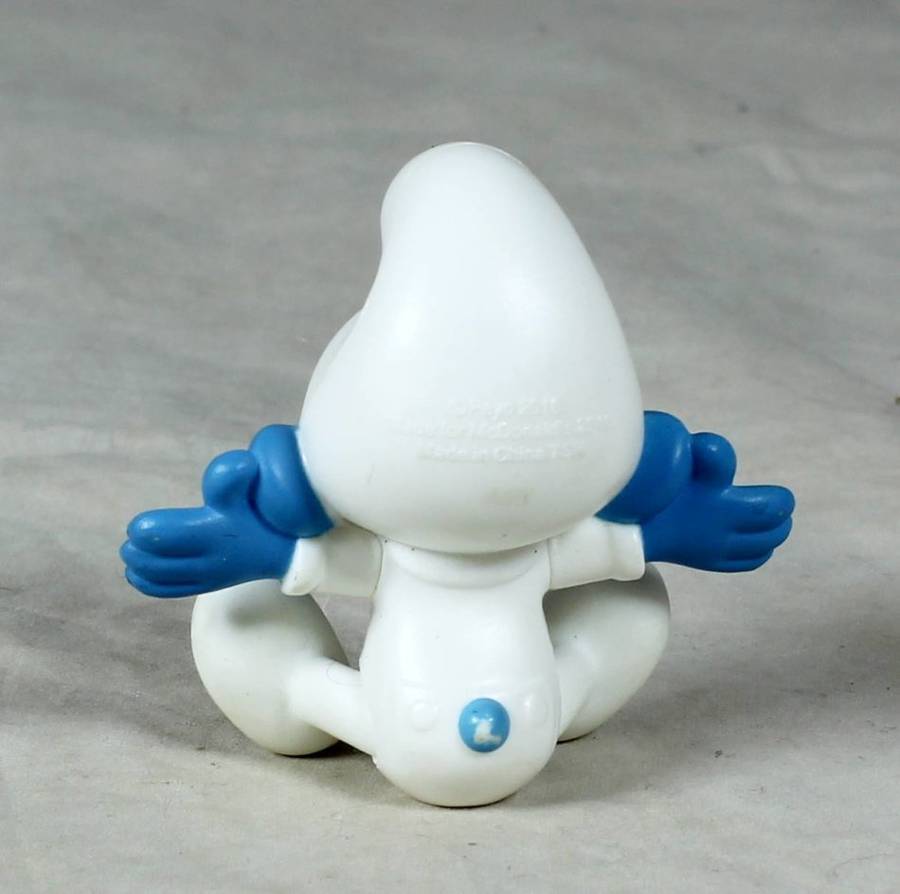 PEYO FOR McDONALDS -BABY SMURF - BID NOW!!!!