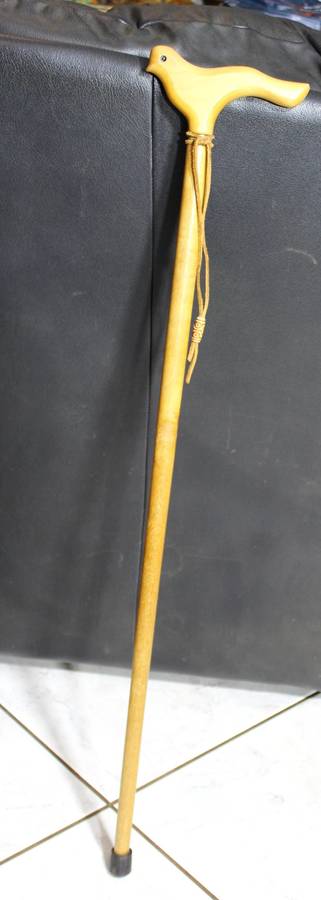 WOODEN CANE WITH AN OAK BIRD AND GLASS EYES HANDLE - BID NOW!!!!