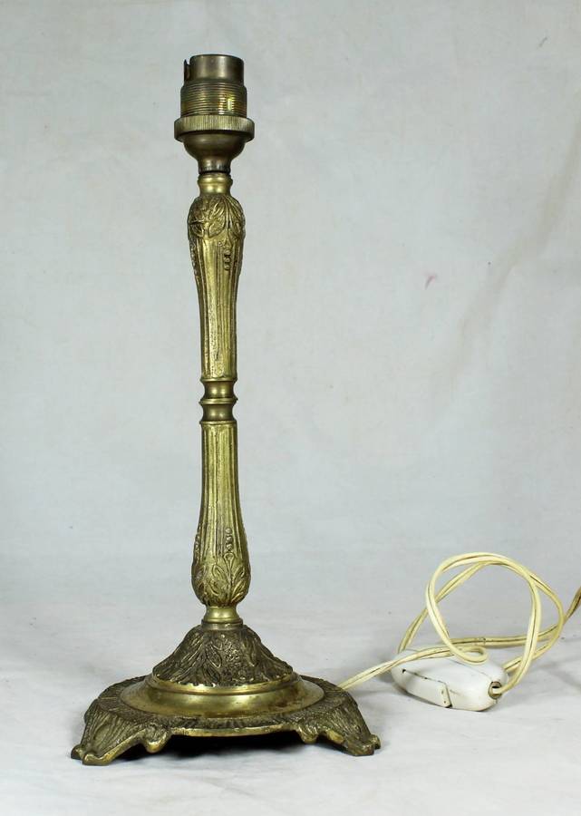 BRASS  LAMP - BID NOW!!